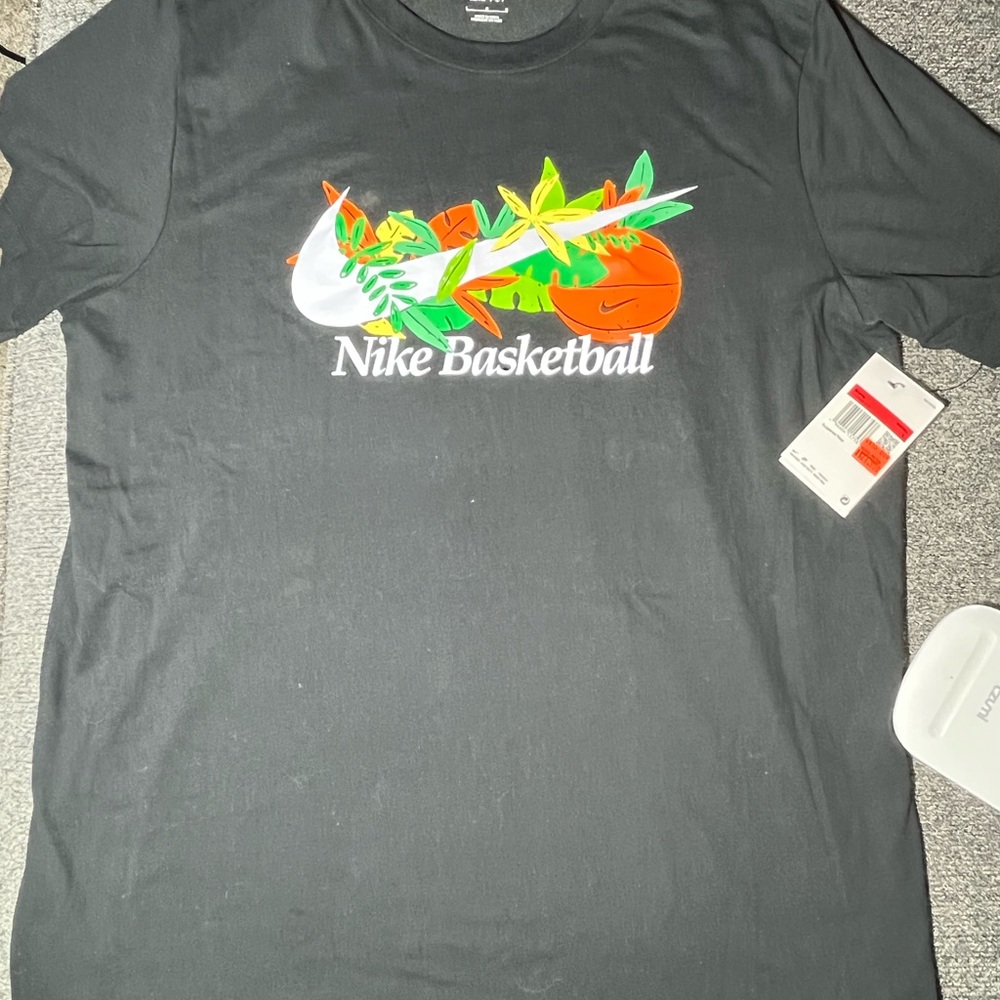 New With Tag Nike Basketball Black T Shirt With Graphic Men’s Size L